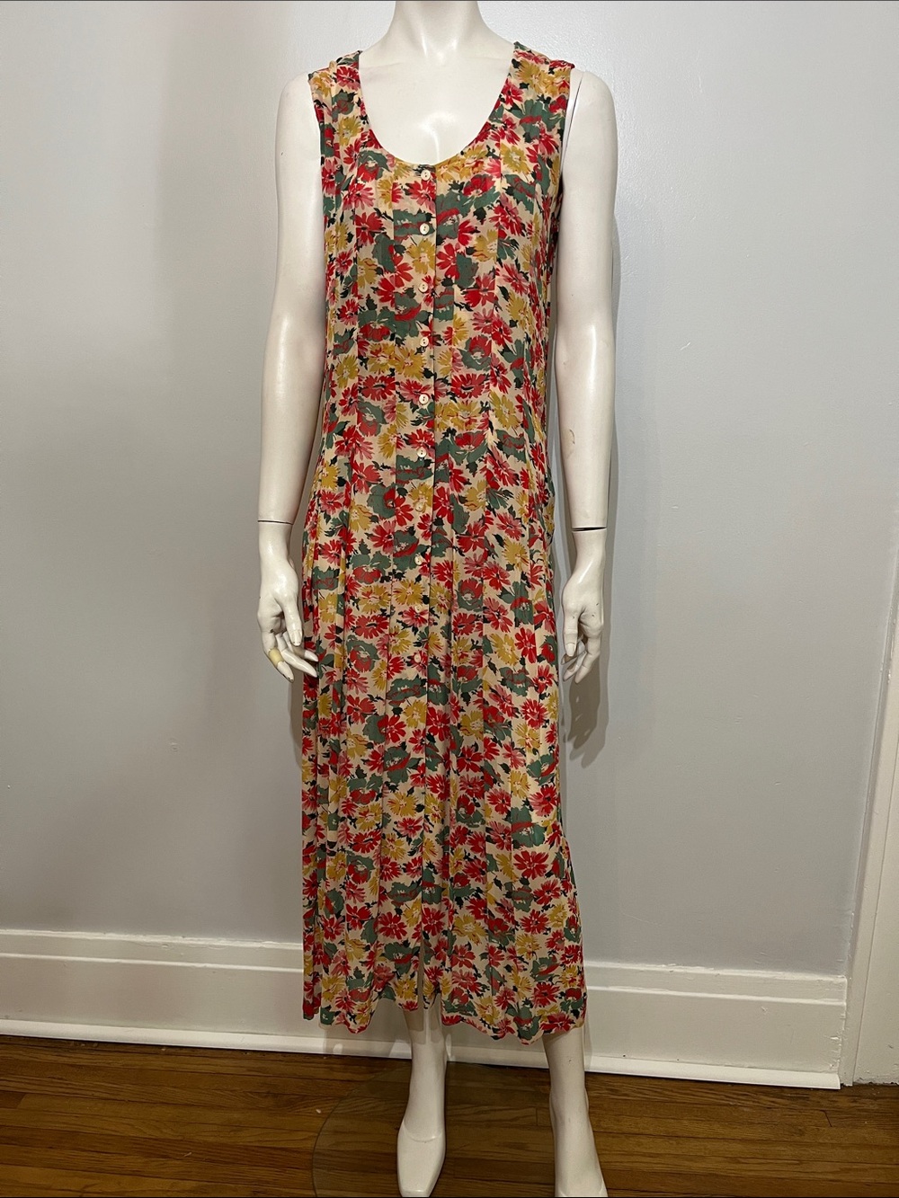 Sleeveless Floral Maxi Dress in Red and Green